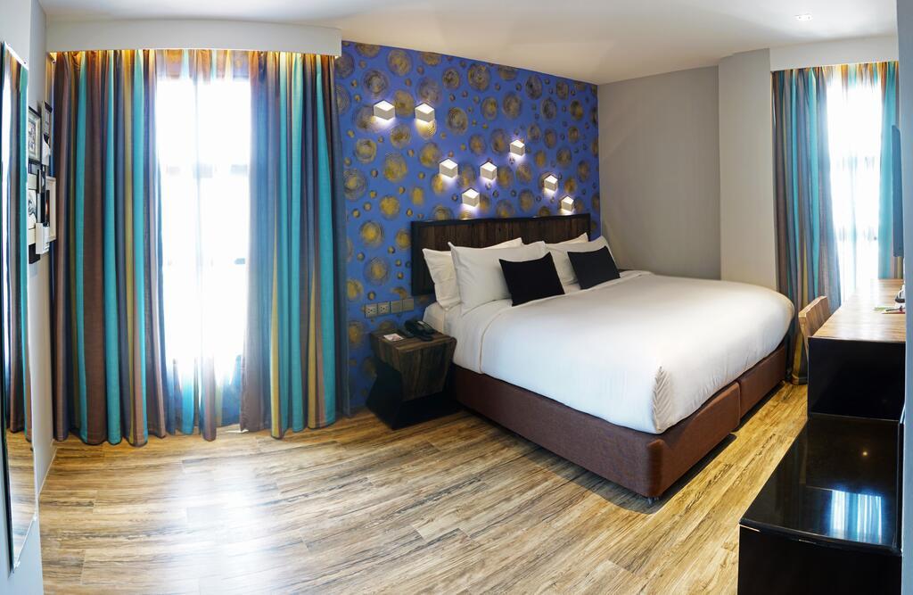 Aspira D'Andora Sukhumvit 16 - Asoke Hotel Банкок Екстериор снимка