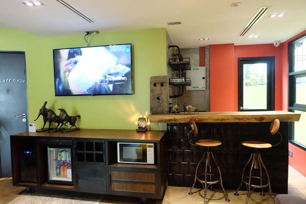 Aspira D'Andora Sukhumvit 16 - Asoke Hotel Банкок Екстериор снимка