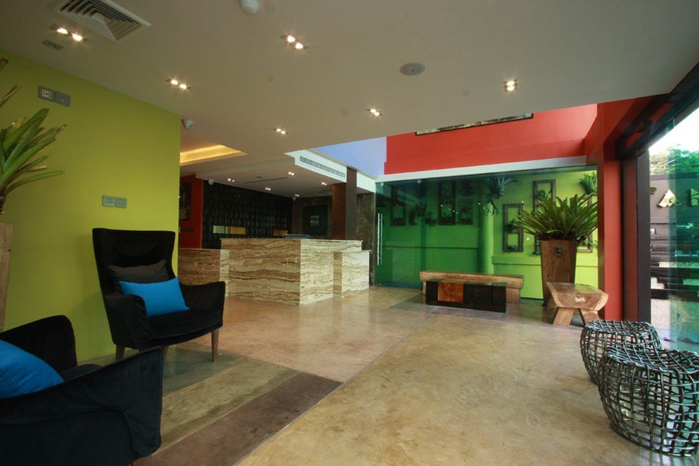 Aspira D'Andora Sukhumvit 16 - Asoke Hotel Банкок Екстериор снимка