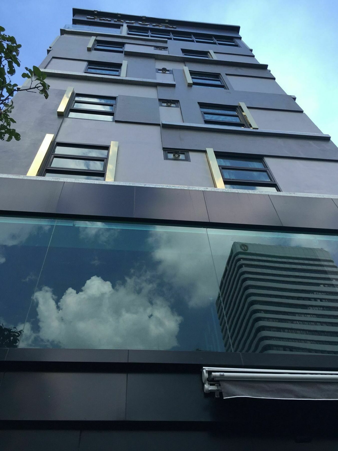 Aspira D'Andora Sukhumvit 16 - Asoke Hotel Банкок Екстериор снимка